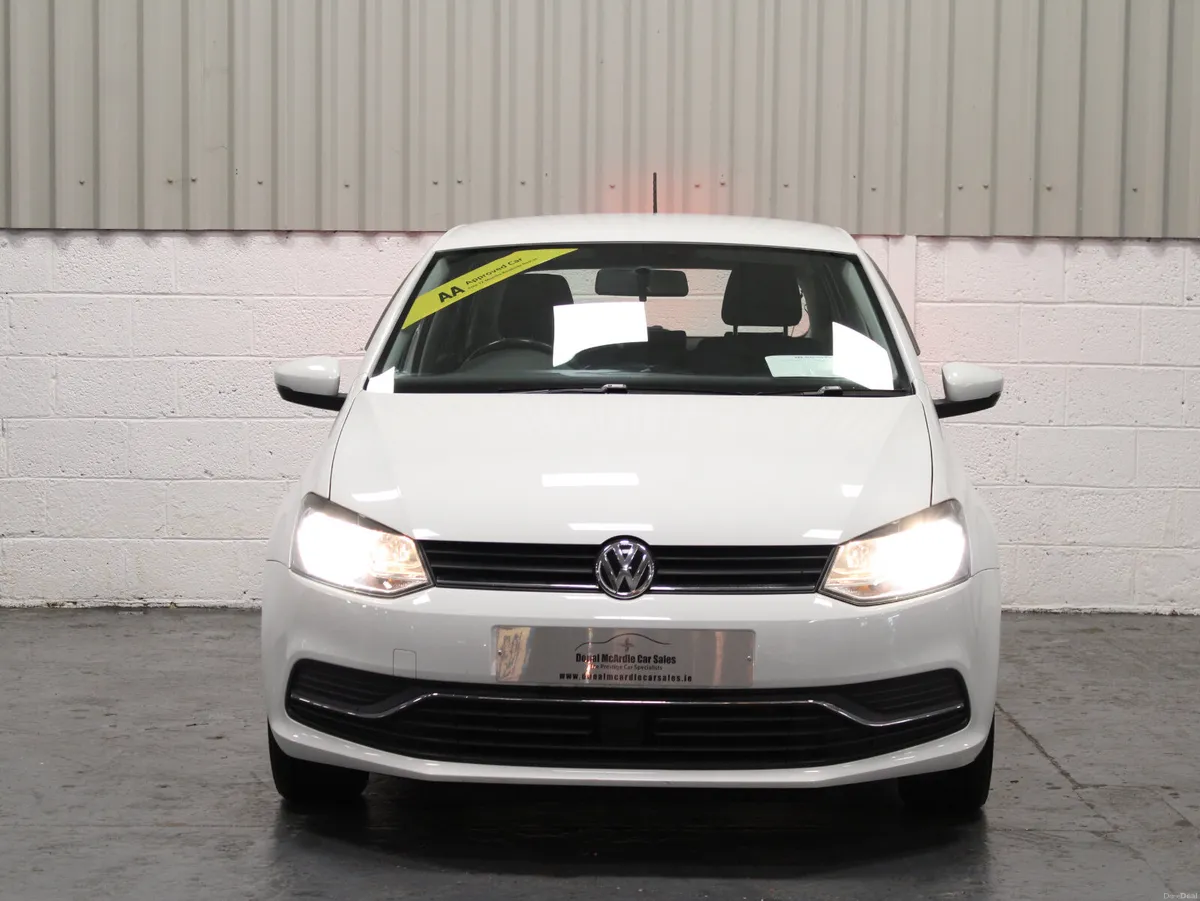 2015 Volkswagen Polo - Image 2