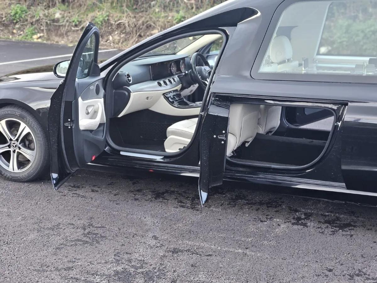 Mercedes-Benz E-Class 2019 - Image 2