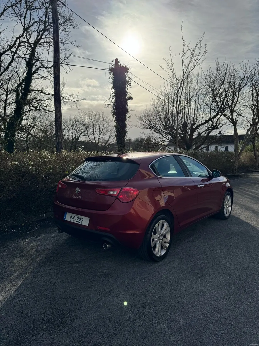2011 Alpha Romeo Giulietta - Image 3