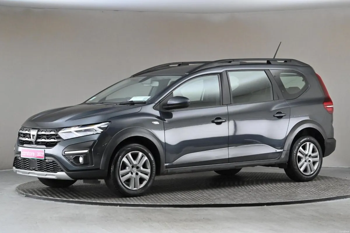 Dacia Jogger 1.0 TCE COMFORT 110BHP 6SPD 7SEATS ** - Image 4