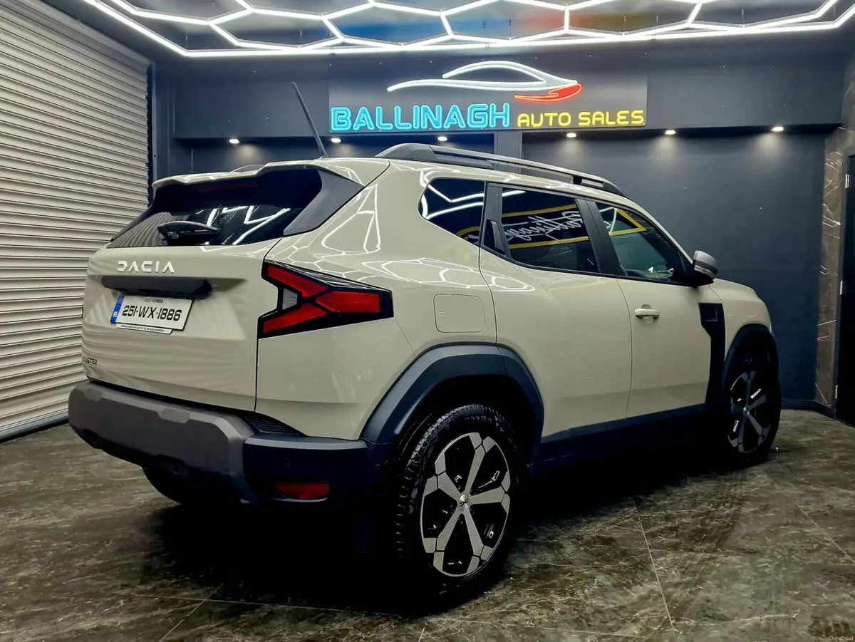 DACIA DUSTER 2025 Journey MHEV 140 - Image 3