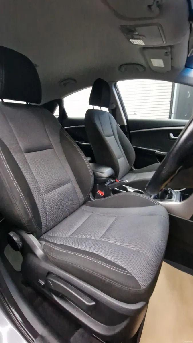 HYUNDAI I30 DIESEL - Image 2