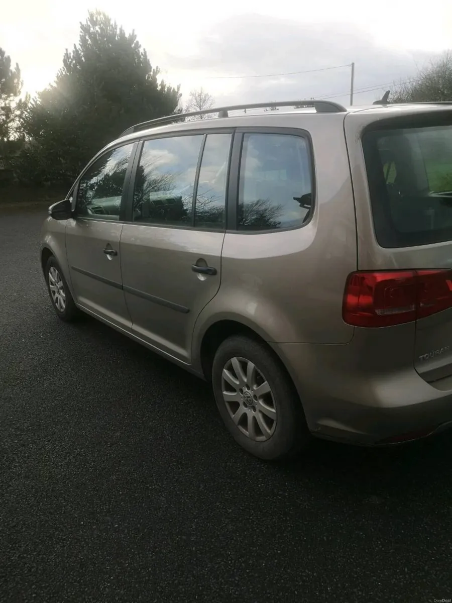 Volkswagen Touran - Image 3