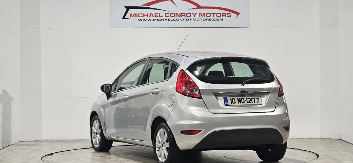 Ford Fiesta 2010 - Image 2