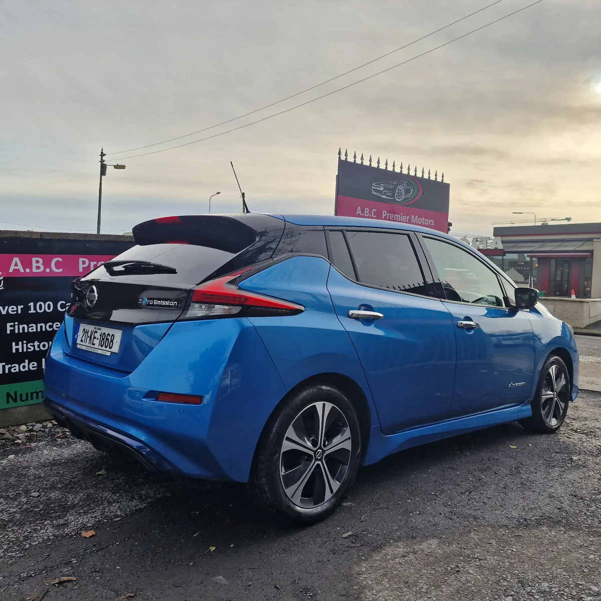 Nissan Leaf 2021 Leaf SV Premium 40 kWh - Image 2