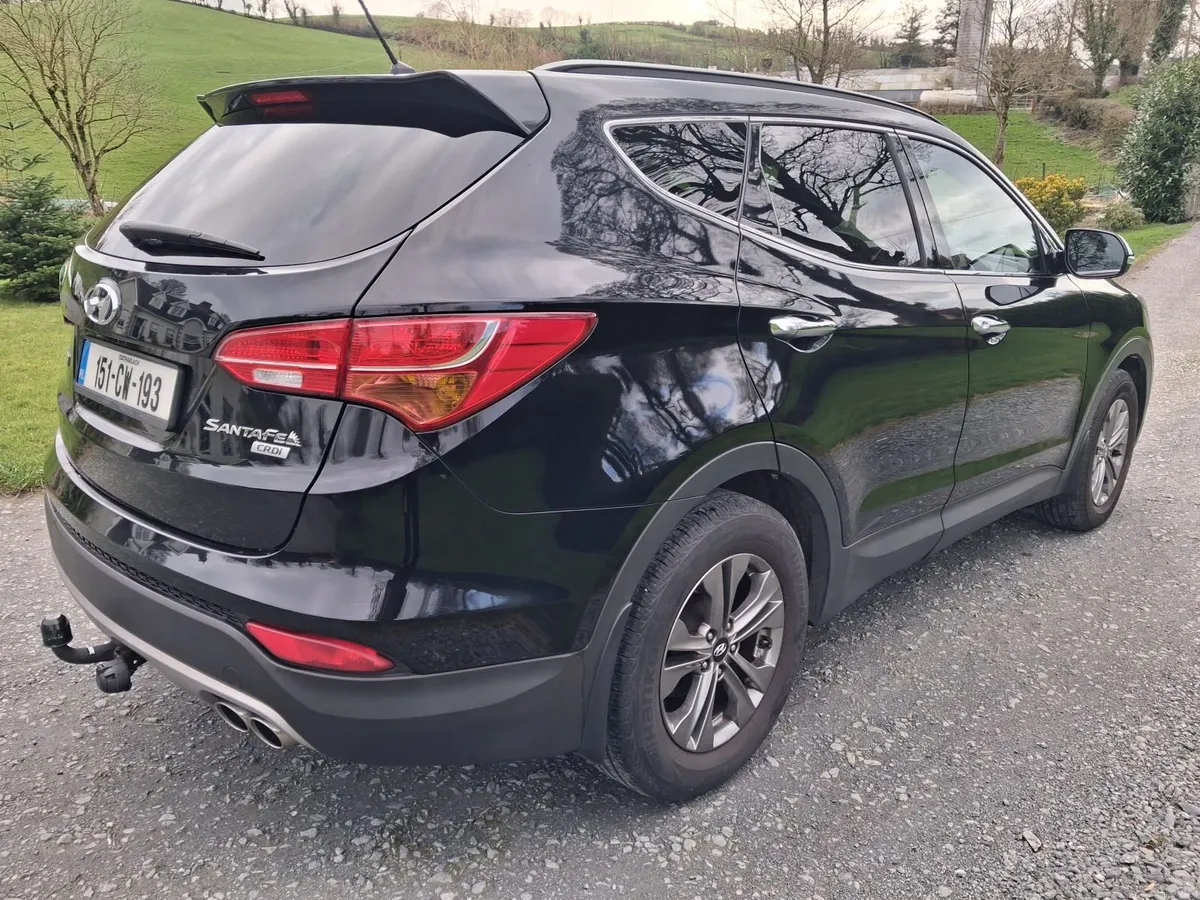 151 Hyundai Santa Fe 7 seater Low km - Image 4