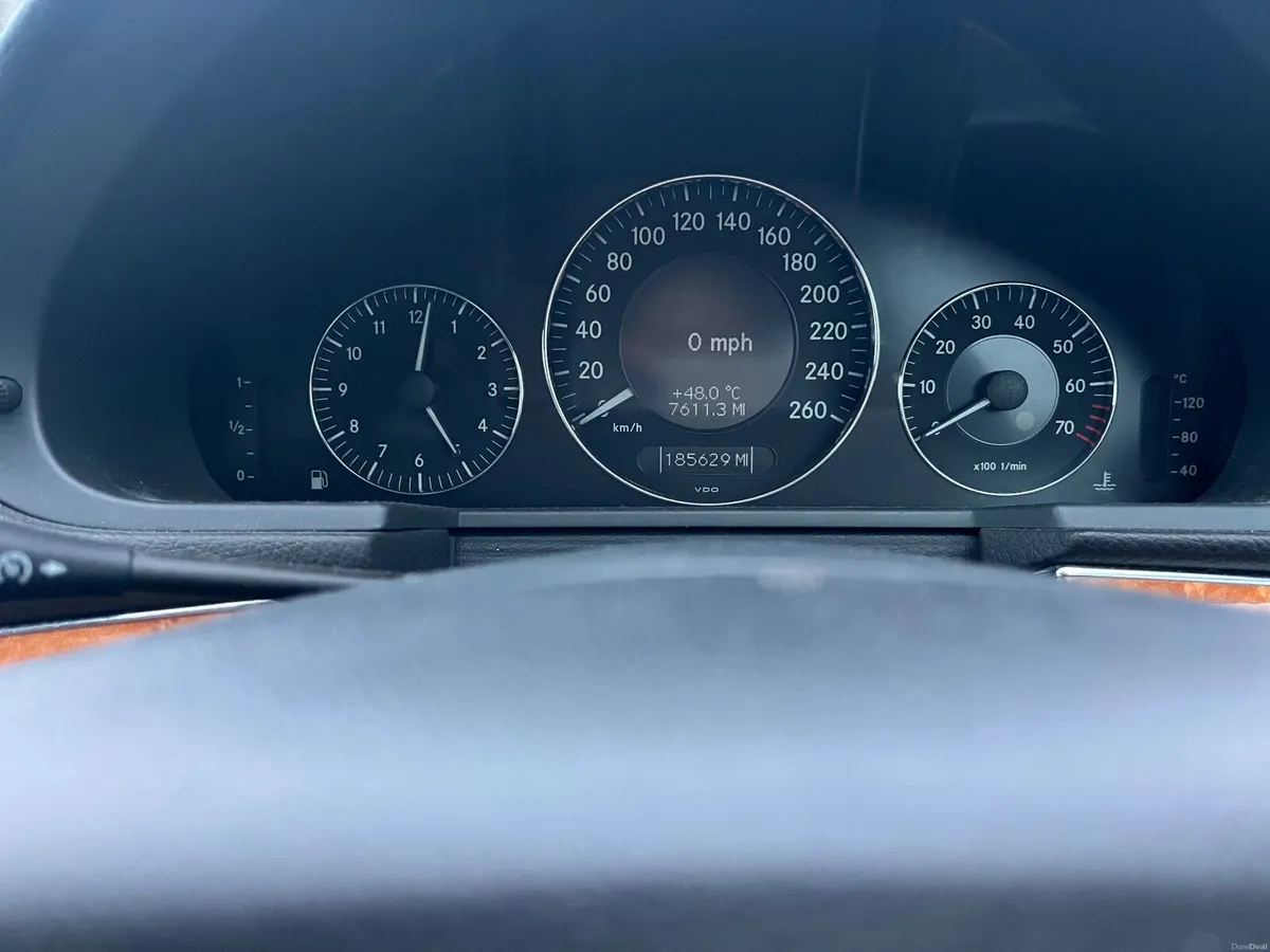 Mercedes-Benz E-Class 2006 - Image 2