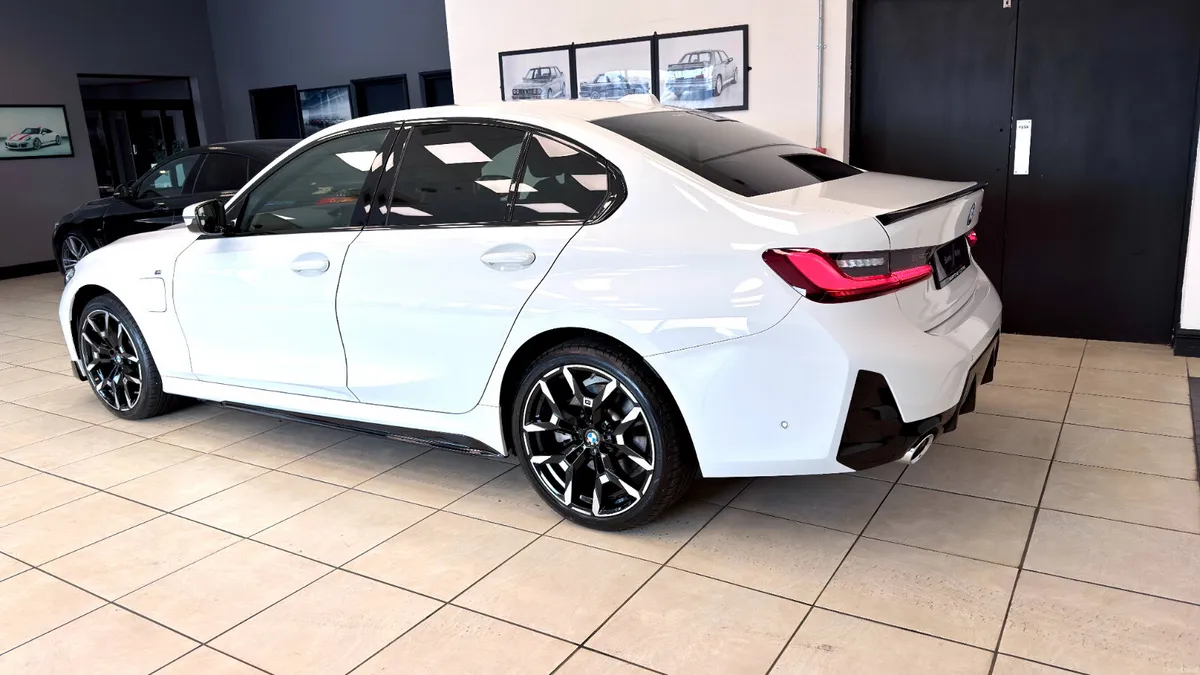 BMW 330e Msport - Image 5