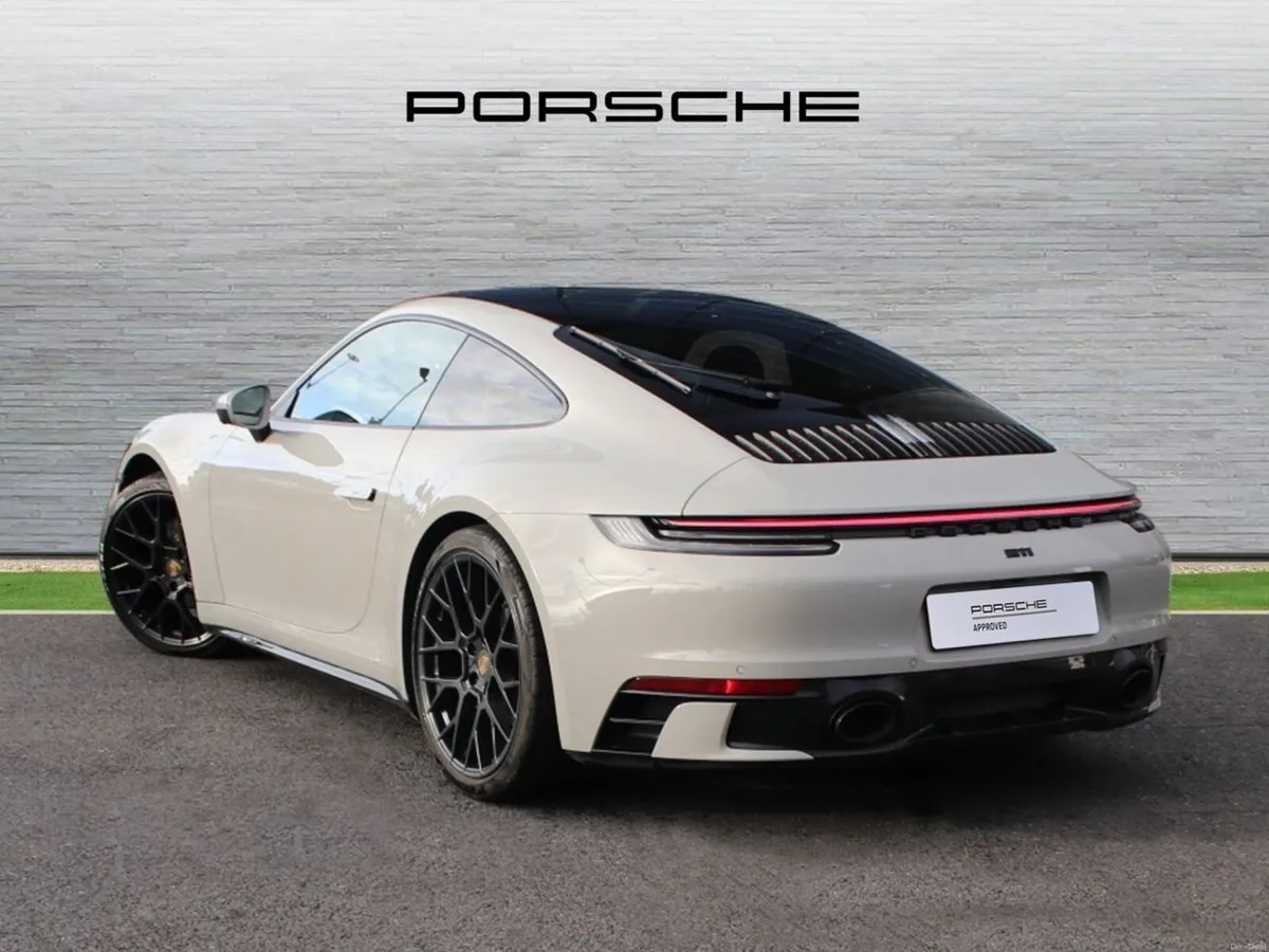 Porsche 911 Carrera - Image 3