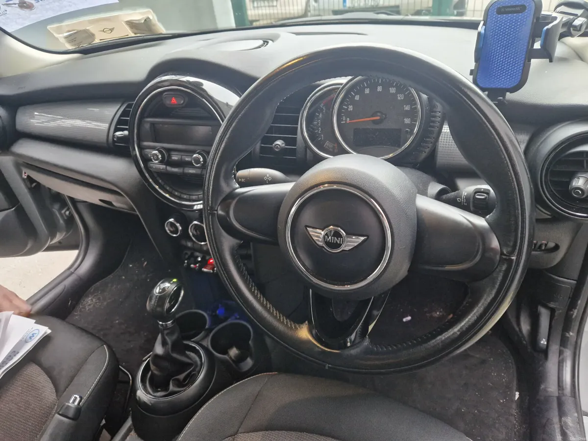 Mini Cooper AUTO , WARRANTY ,FINANCE ,VERY LOW KMS - Image 2