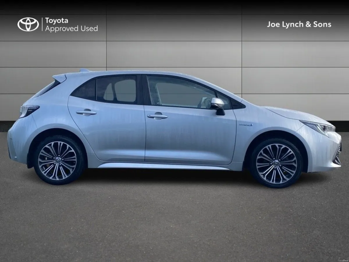 Toyota Corolla HYBRID SOL H/B 4DR AUTO - Image 3