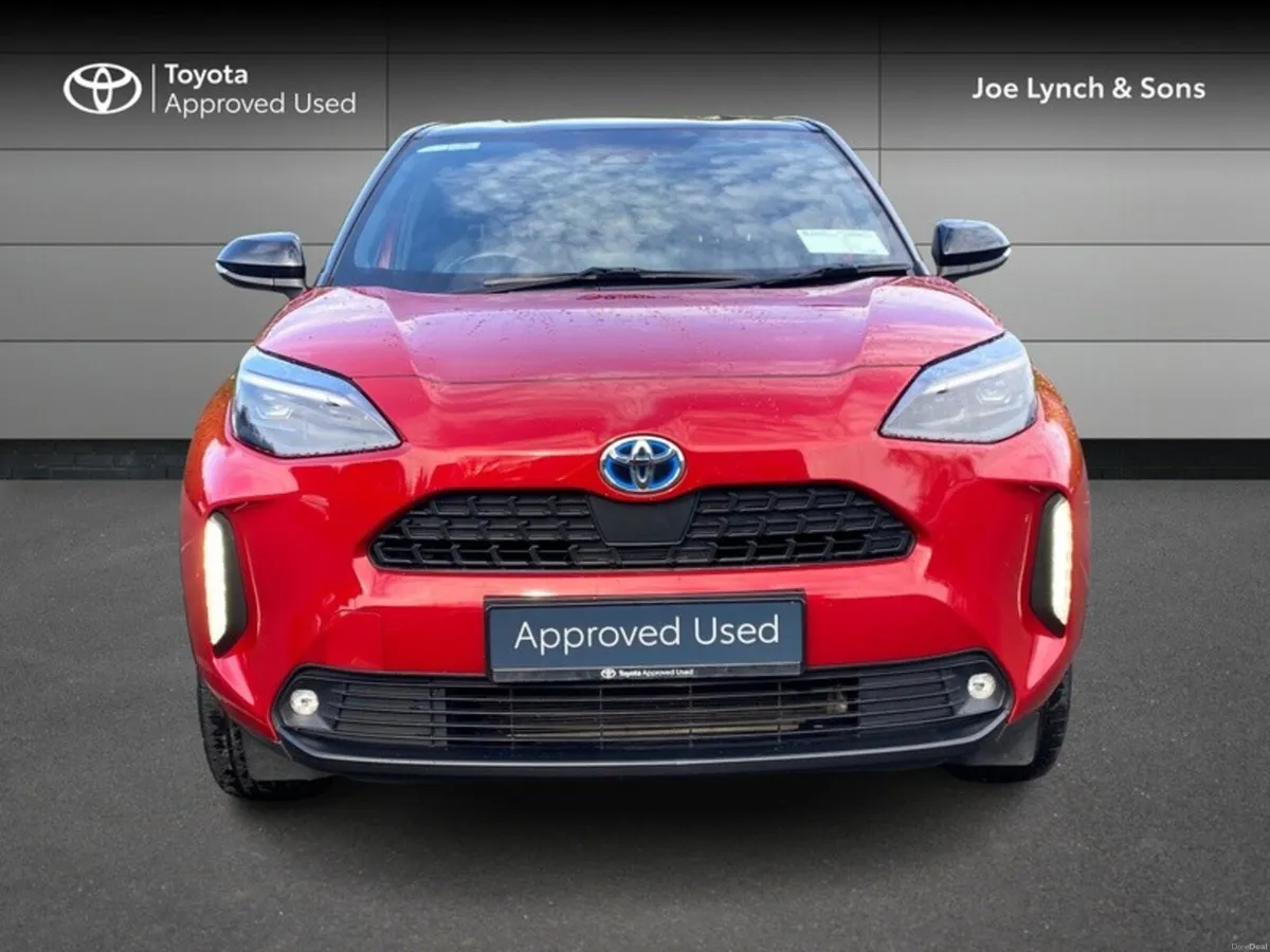 Toyota Yaris Cross Hybrid Luna Sport Bi-Tone - Image 5
