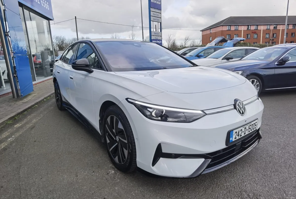 VOLKSWAGEN ID.7 77KWH PRO PLUS **MASSAGE SEATS** - Image 3