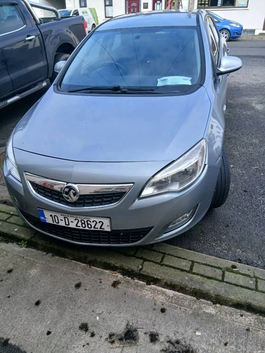 Opel Astra Hatchback - Image 1