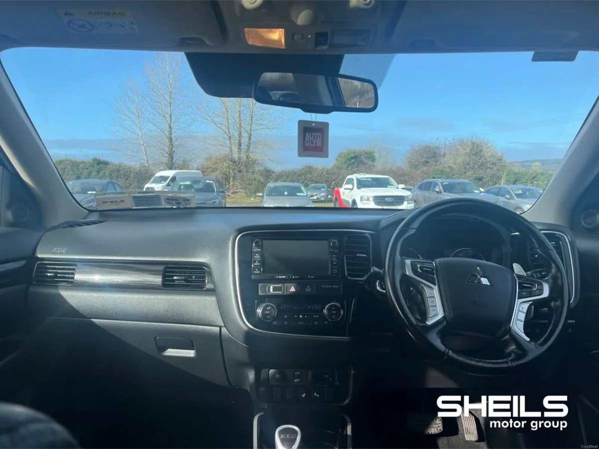 Mitsubishi Outlander PHEV 2.0L MIVEC 4WD 5-Seater - Image 3