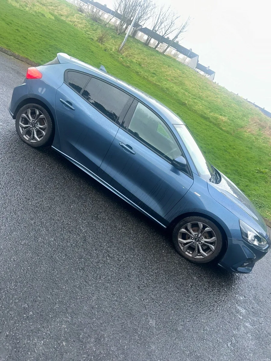 2021 Ford Focus ST Line - Image 2