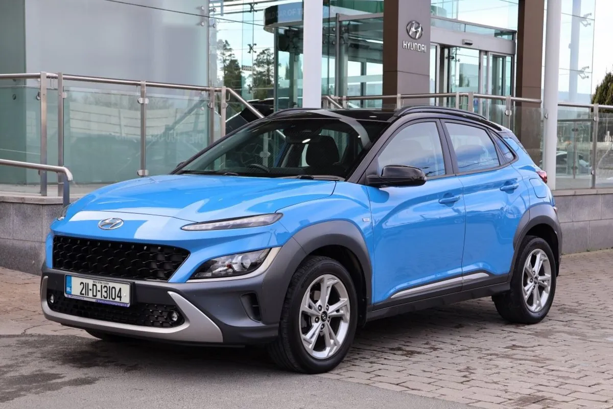 Hyundai KONA 1.6 CRDI Executive , 2 Tone Black Roo - Image 6