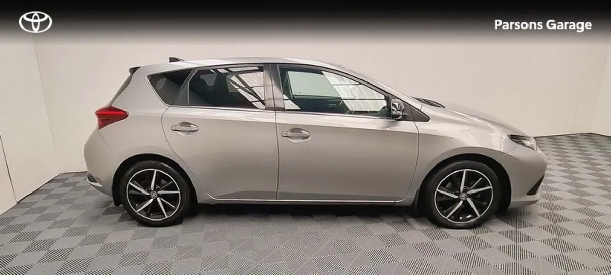 Toyota Auris AURIS 1.2 D-4T LUNA SPORT - Image 2