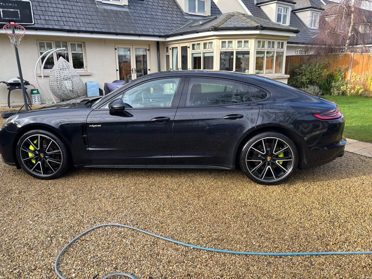 Porsche Panamera 2.9 V6 hybrid 2019 - Image 4