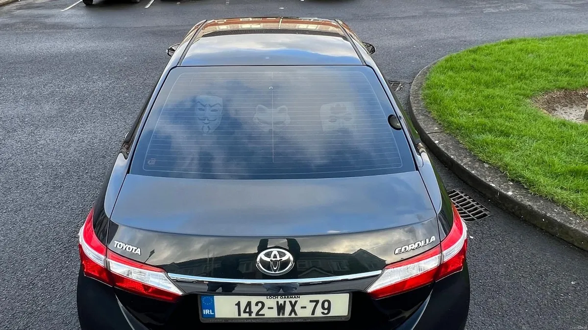 Toyota Corolla 2014 - Image 2