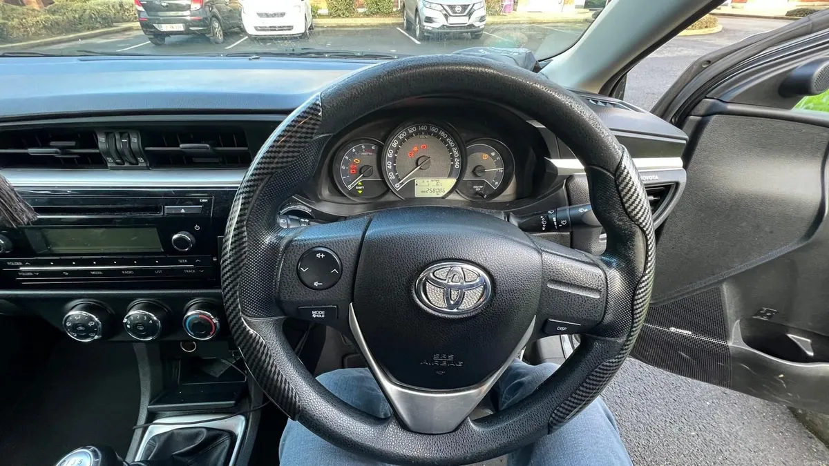 Toyota Corolla 2014 - Image 3