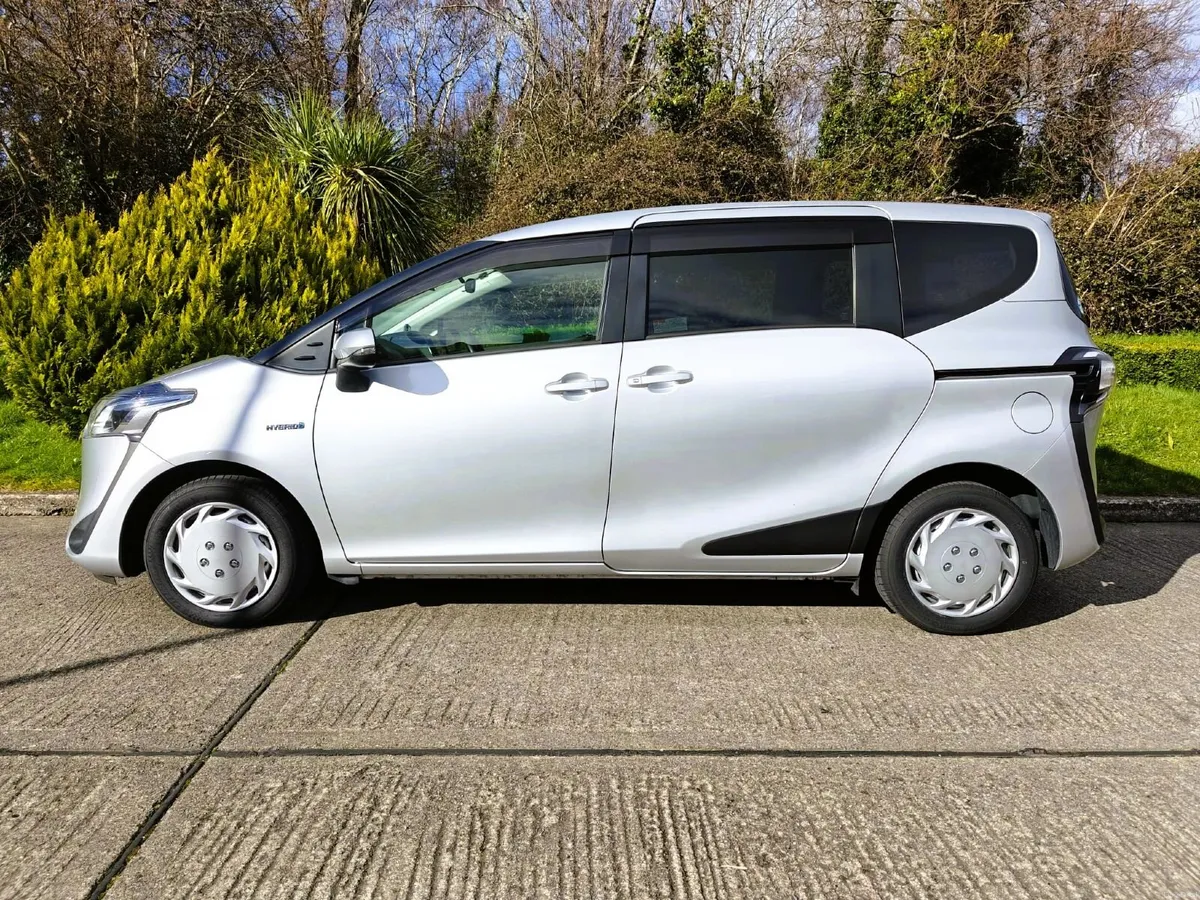 Toyota Sienta 2020 Hybrid 5-seater - Image 3