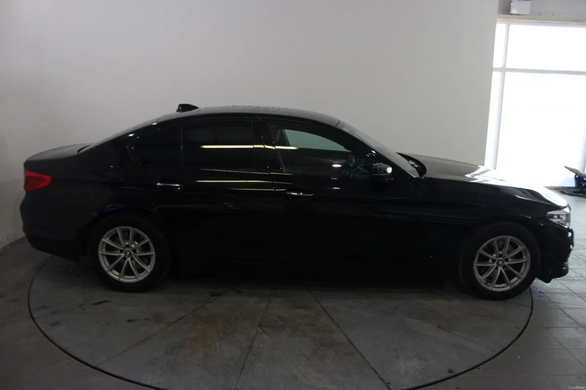 BMW 5-Series 520d SE 18" Auto (TENDER 6) - Image 3
