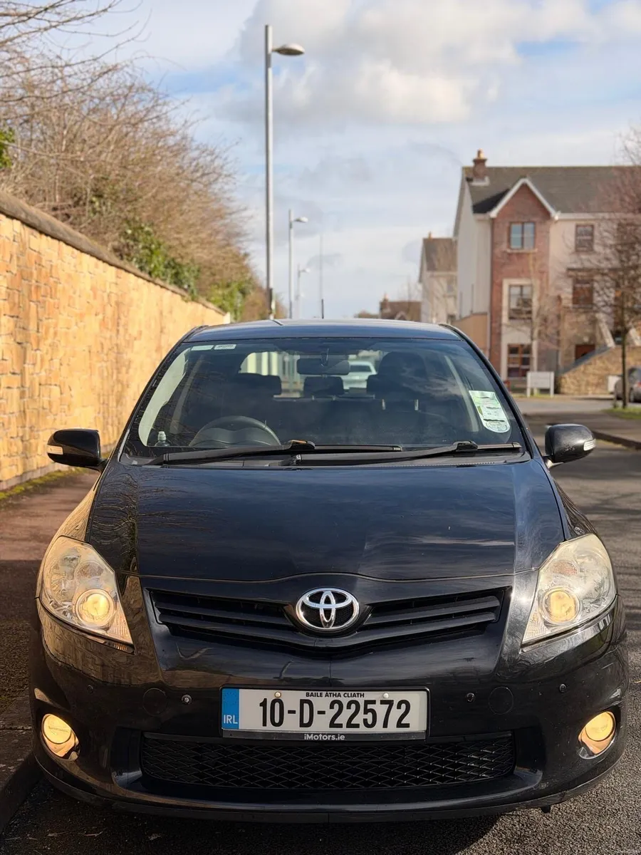 Toyota Auris 1.4L AUTOMATIC NCT 9/26 FSH - Image 2