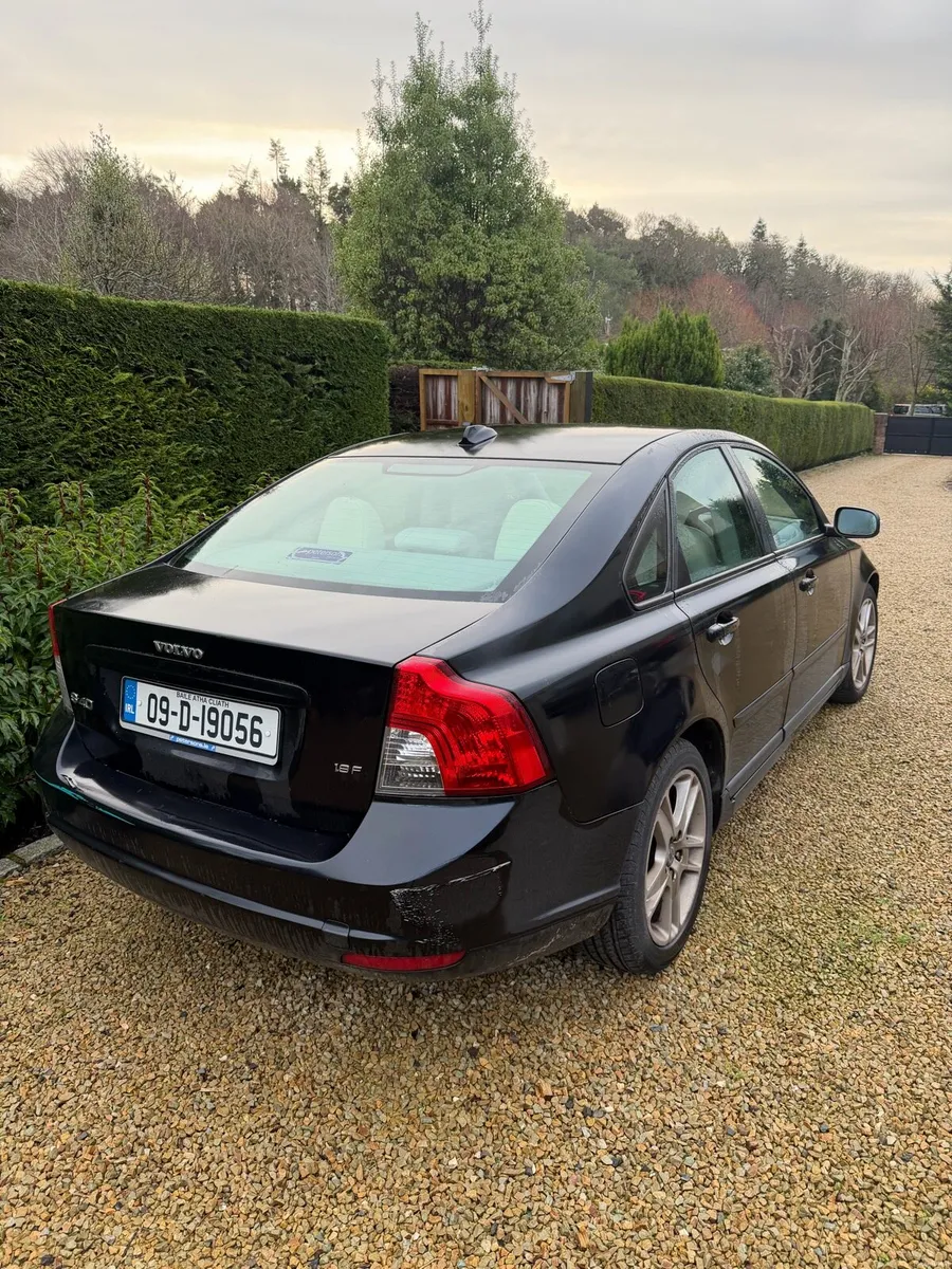 Volvo S40 - Image 2