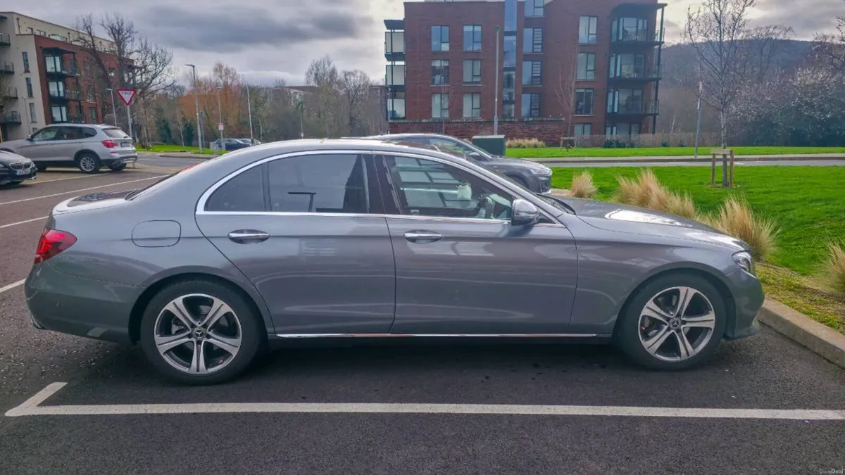 Mercedes Benz E220D - 2018 - Image 2