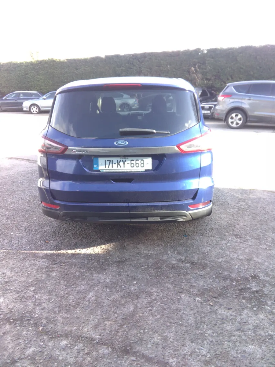 Ford S-Max 2017 7 Seater - Image 2