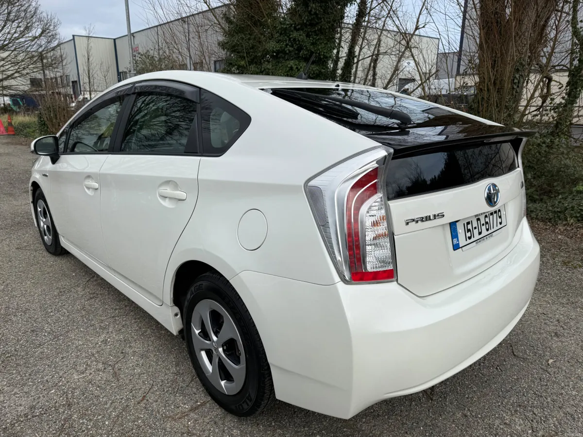 Toyota Prius 2015 - Image 4