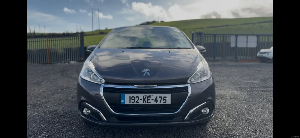 Peugeot 208 2019 1.2 petrol - Image 2