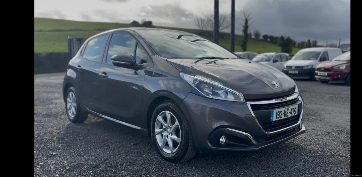 Peugeot 208 2019 1.2 petrol - Image 1