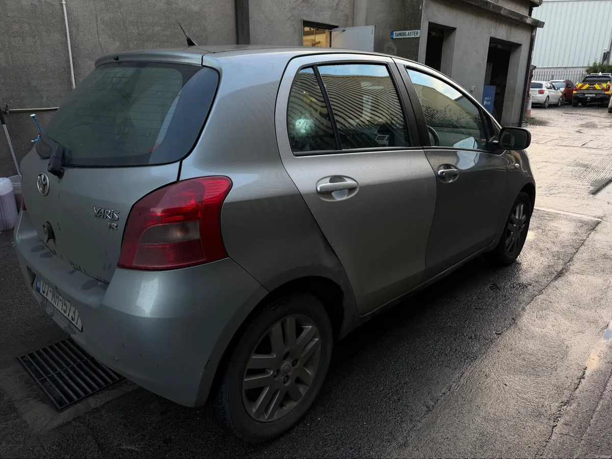 Toyota Yaris 2007 - Image 2
