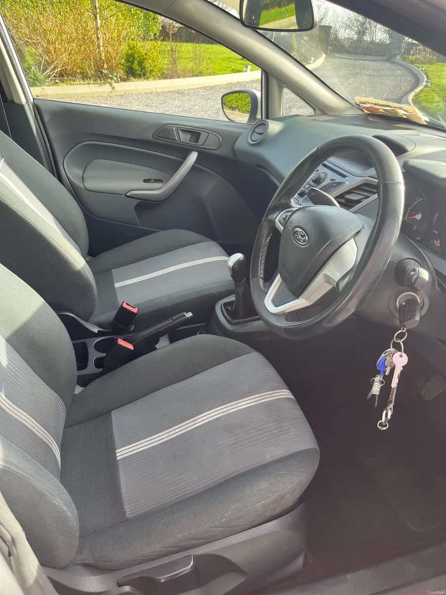 Ford Fiesta colour line 2011 - Image 4