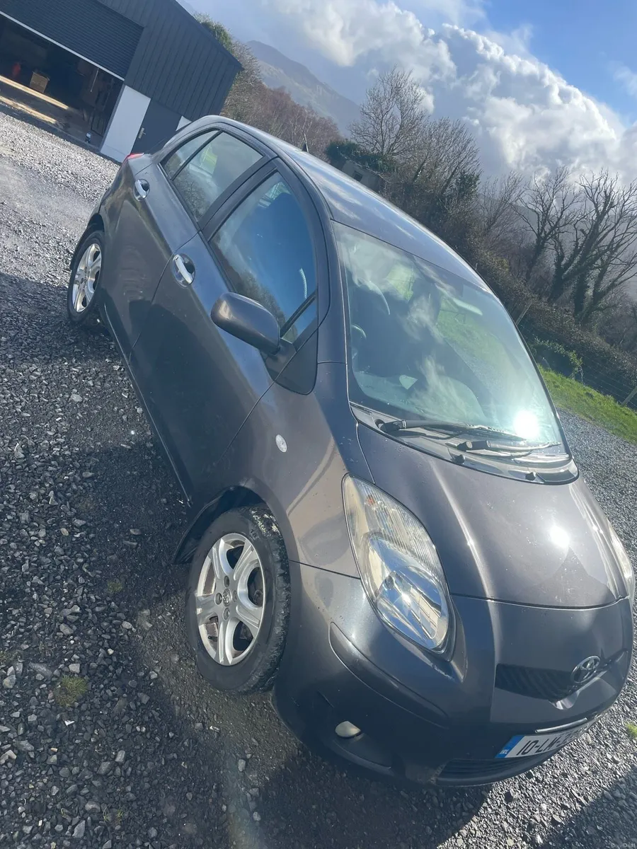 2010 Toyota Yaris 1.0 Petrol - Image 2