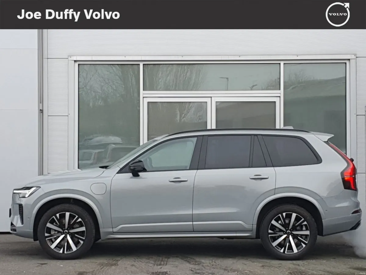 Volvo XC90 T8 PHEV AWD Plus Dark - Image 4