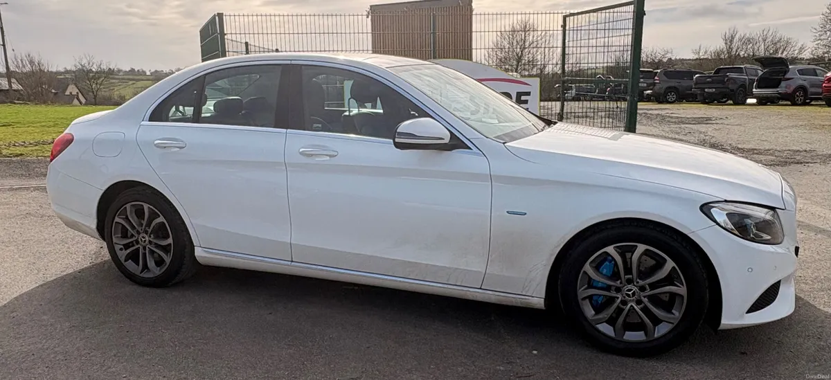 172 Mercedes-Benz C-Class 350E - Image 2