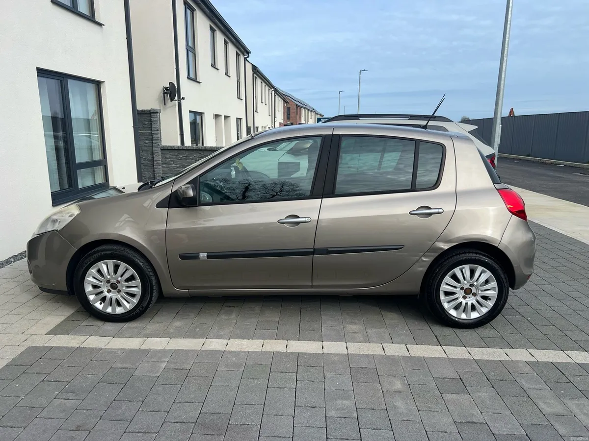 Renault Clio Dynamique 2011 - Image 4