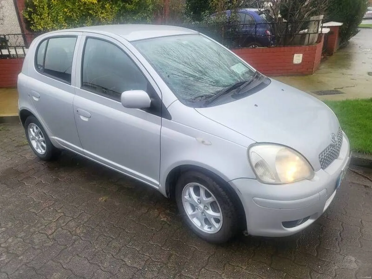 2003 Toyota Yaris - Image 2