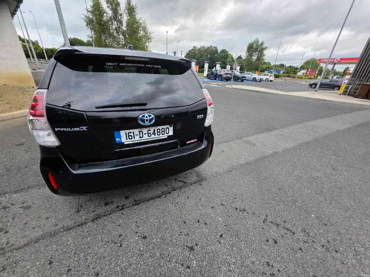 Toyota prius alpha 5 seater - Image 3