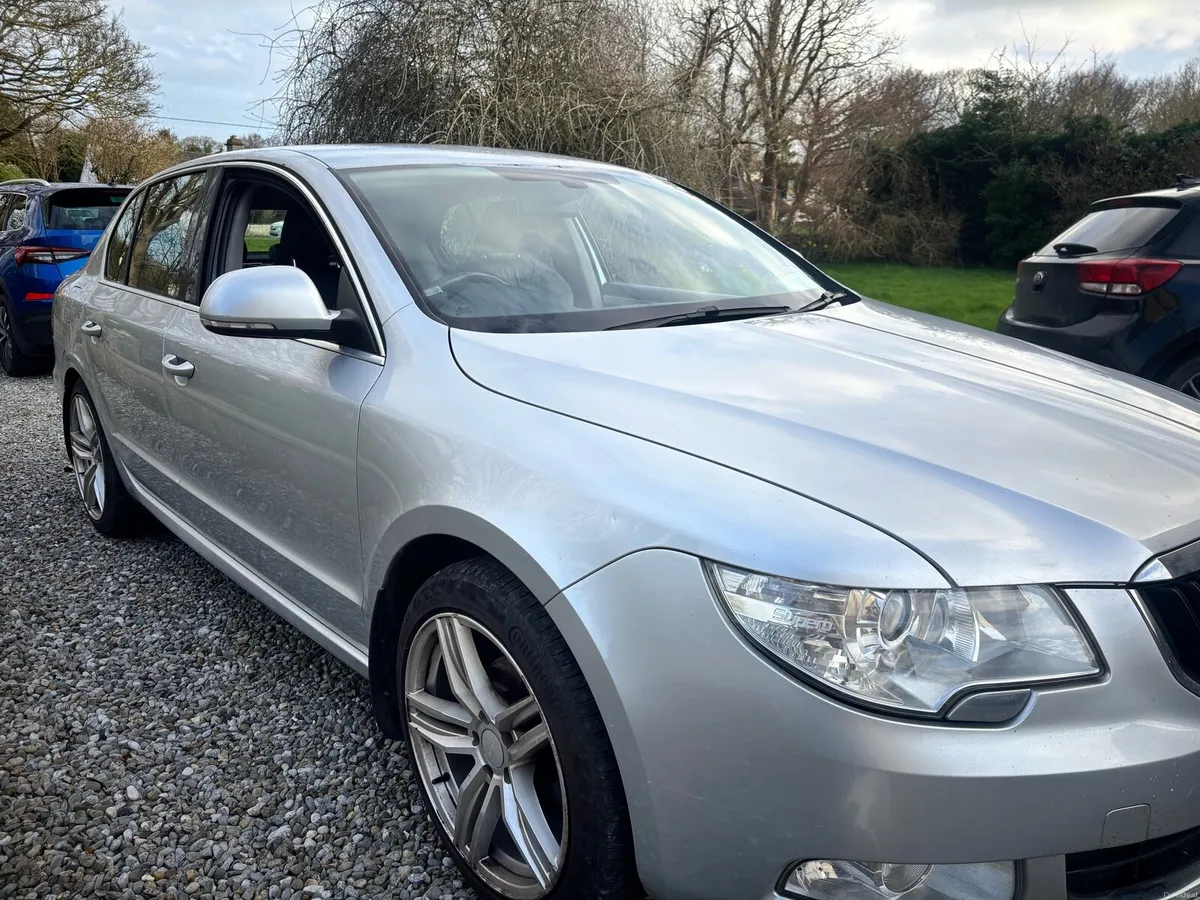 Skoda Superb 2013 - Image 3