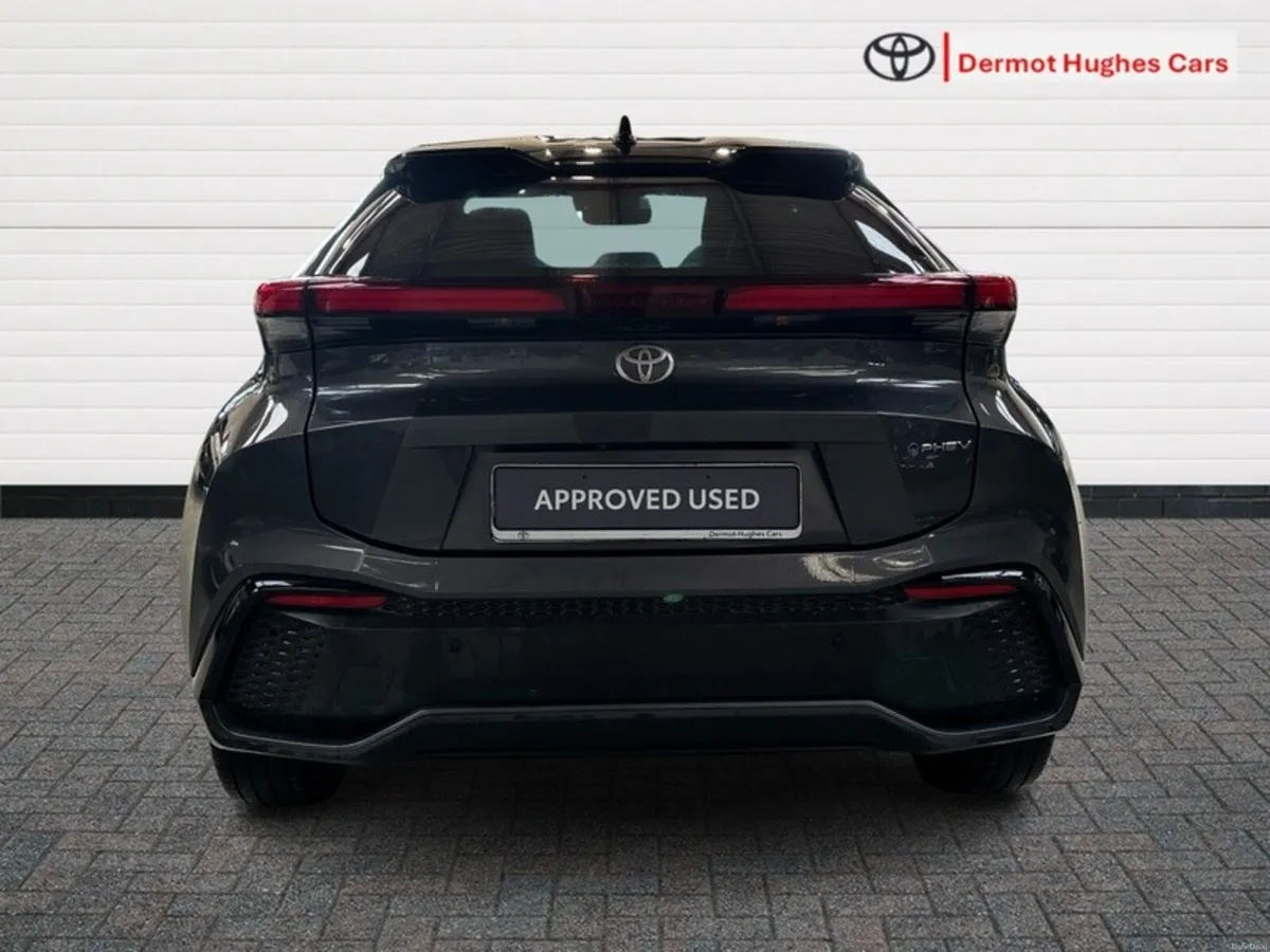 Toyota C-HR PHEV SOL AUTO - Image 4