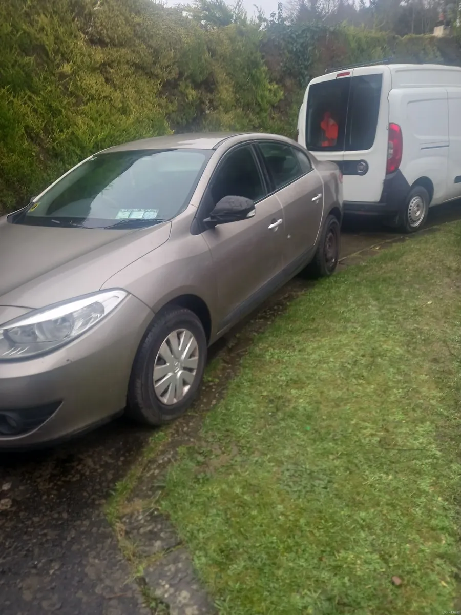 Renault Fluence 2010 - Image 2