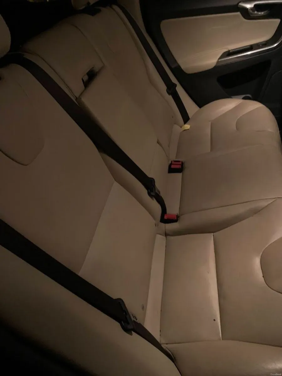 Volvo XC60 2016 - Image 2