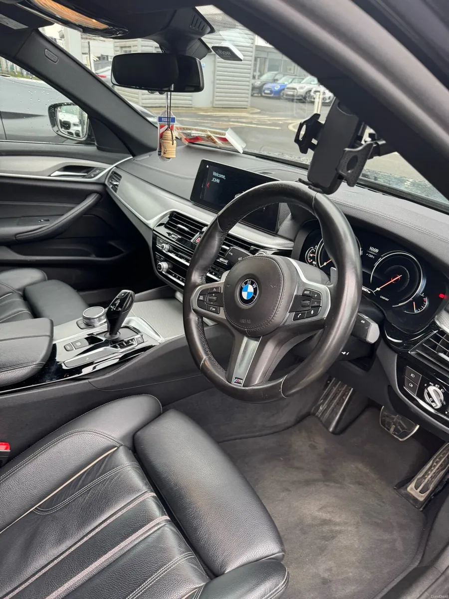 BMW 5-Series 2017 M SPORT - Image 4