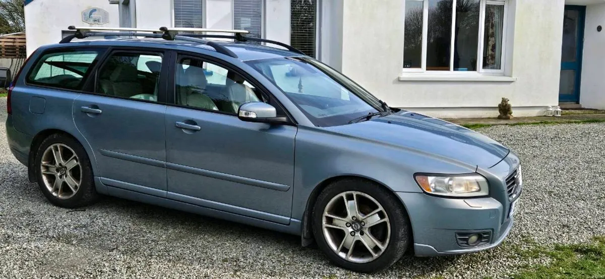 Volvo V50 2.0tdi 2009 - Image 1