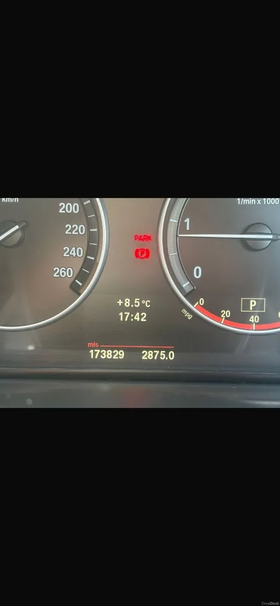 BMW 5-Series 2011 - Image 4