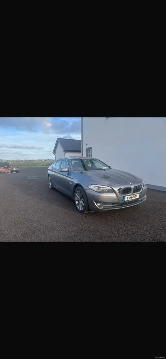 BMW 5-Series 2011 - Image 2